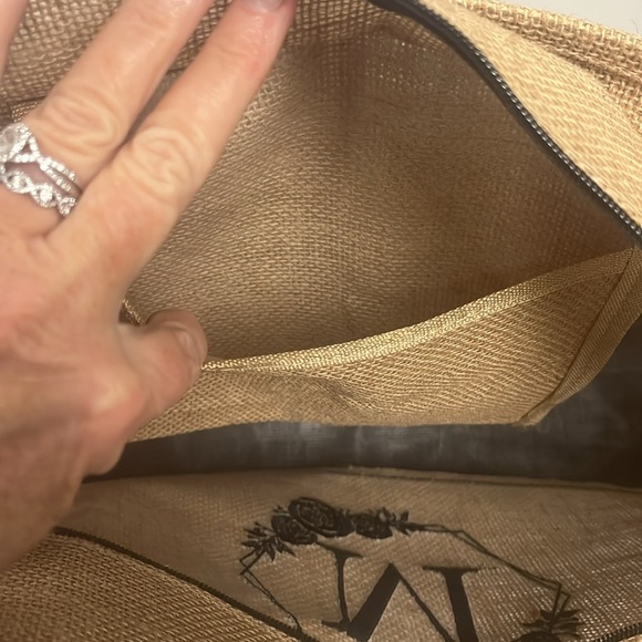 Monogrammed letter M Black and Tan burlap large zip Tote Bag w/ strap preowned - Picture 10 of 12